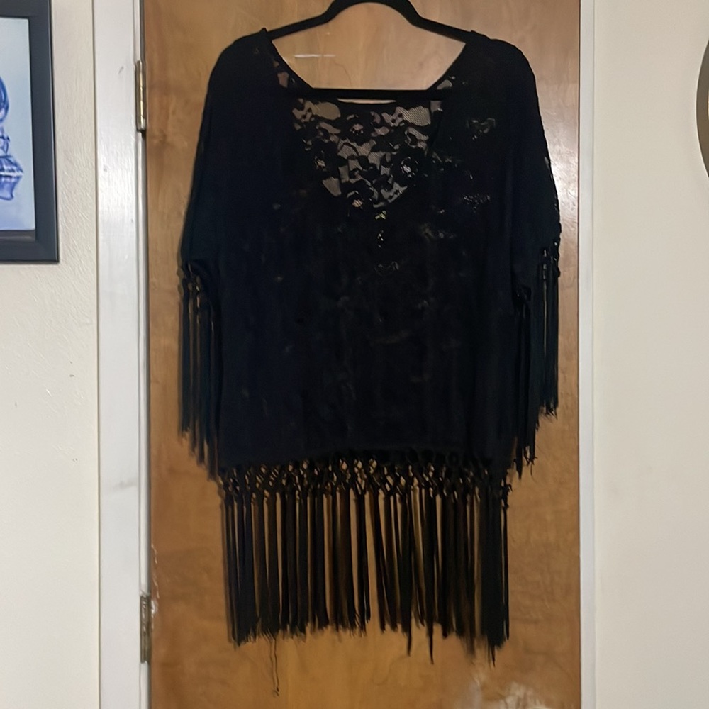 FUN FRINGE TOP - Picture 2 of 6